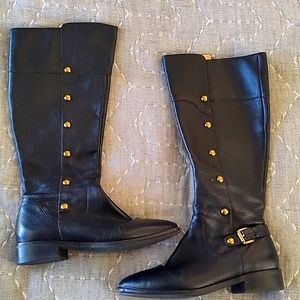 Knee-grazing boots